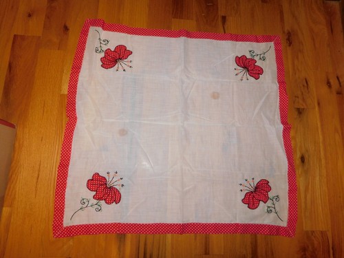 Red poppy table runner - red,