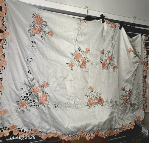 Stunning silky large - silky,