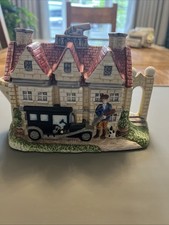 Leonardo Ceramic Teapot with Car and Cannon On Lid