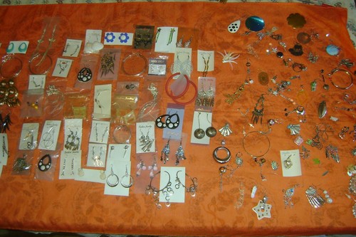 330 pairs earrings - 330, of
