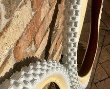 NEW set of Onza Porcupine White Tires, 26 Inch 2.10 Vintage Remake Cosmetic Flaw