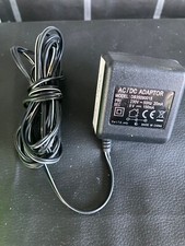 Adaptor AC/DC 9 volt positive