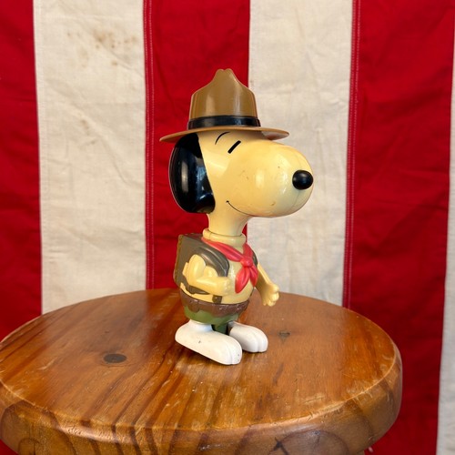 Vintage snoopy scout plastic - scout,