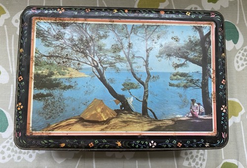 Vintage french biscuit - french, tin
