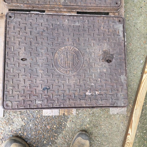 Cast iron manhole cover - cast,