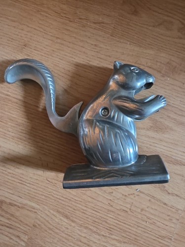 Vintage metal squirrel - metal,
