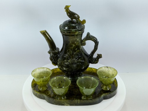 Vintage 70s carved spinach - carved,