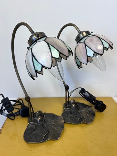 Pair tiffany style - pair, lily