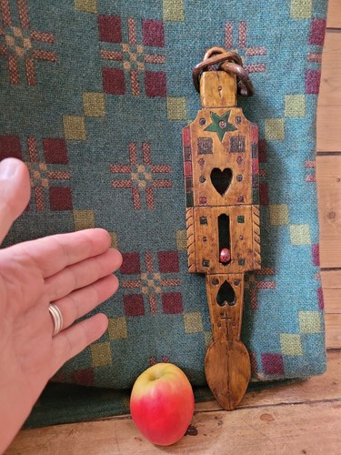 Victorian carved welsh - carved,