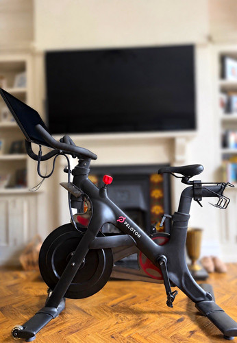 Peloton indoor cycling bike - peloton,