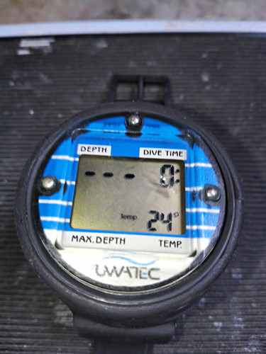 Uwatec wrist mounted depth - uwatec,