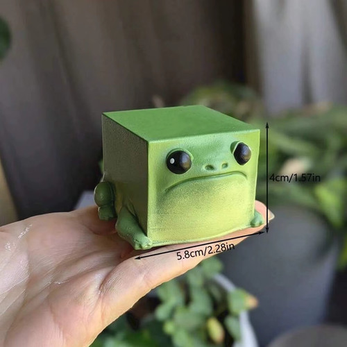 Funky square frog resin statue - square,