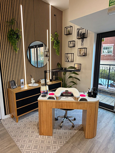 Complete nail salon equipment - complete,
