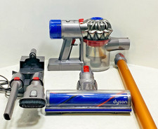 Dyson V8  Cordless Handheld