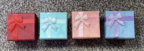Cardboard jewellery gift - cardboard,