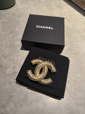 Authentic New Chanel CC Brooch Gold Tone Hardware Petal Details 