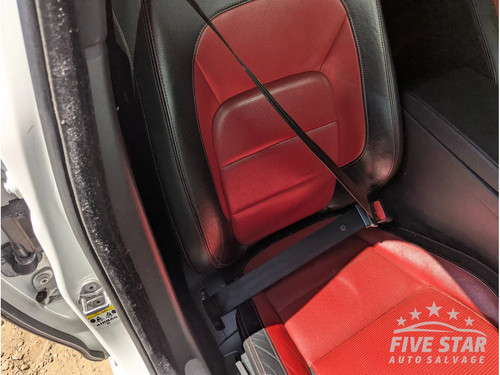 Jaguar front seat belt - front,