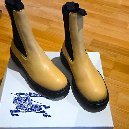 Burberry men custard - men’s,