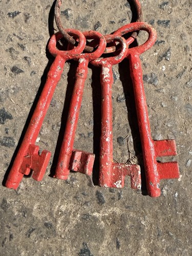 Set red painted - set,