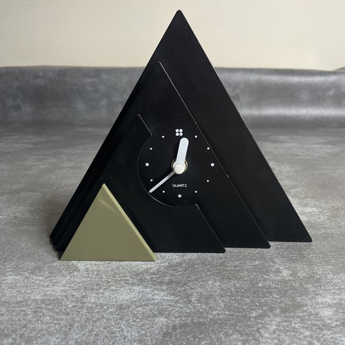 Black metal table clock - black,