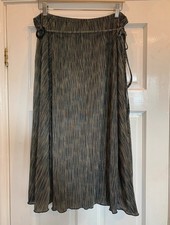 Ellie Louise Woman’s