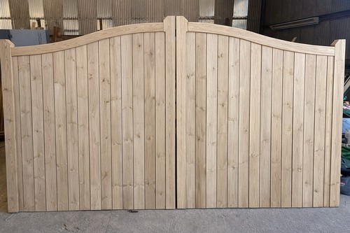 European oak swan neck wooden - oak,