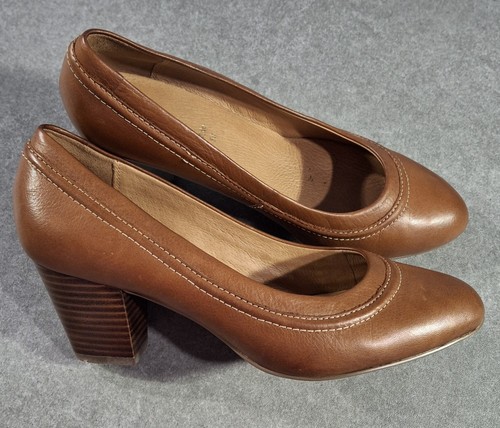 Clarks court shoes - womens, tan
