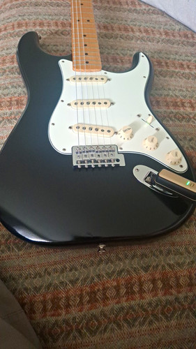 Fender standard stratocaster - ,