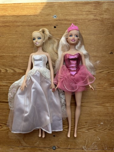 Barbie doll bundle - barbie,