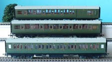 HORNBY MAUNSELL COACHES x 3 SOUTHERN RAILWAY from SOUTHERN SUBURBAN 1938 R2813