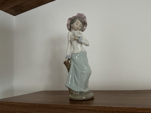 Lladro nao figurine girl - lladro,