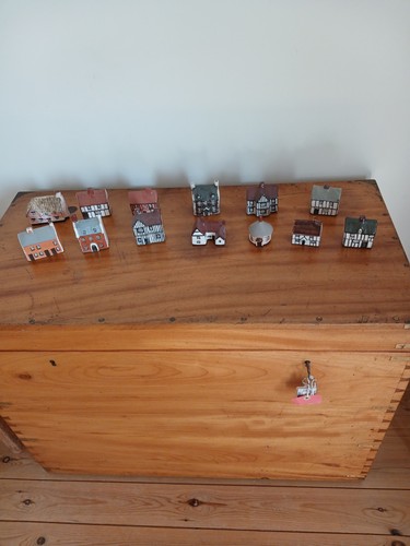 Miniature delightful ceramic