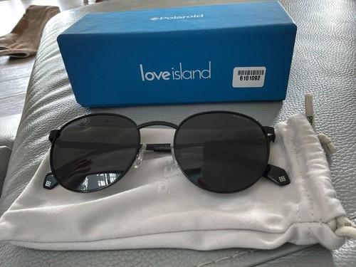 Polaroid love island - polaroid, x