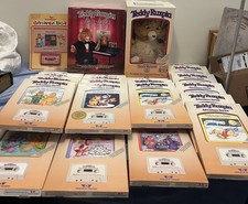 1985 Teddy Ruxpin 27 Book &