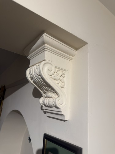 Plaster corbel - plaster, corbel.