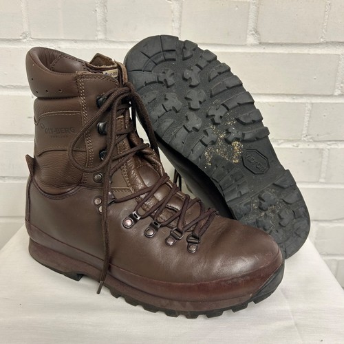 Altberg defender boots 8 - defender,