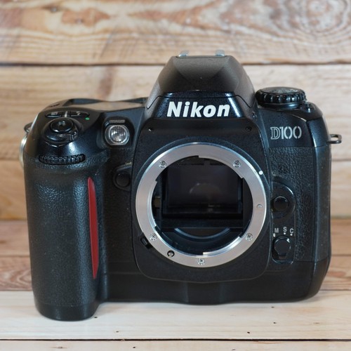 Faulty nikon d100 camera body - nikon,