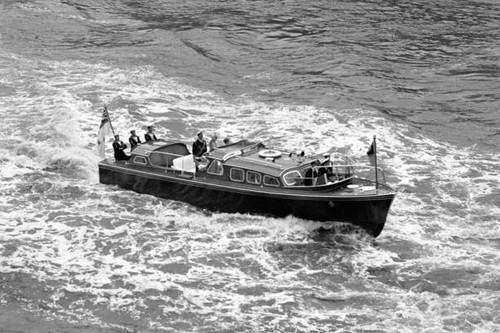 The royal barge river thames - the,