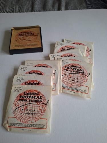 Very old banjo strings vintage - very,