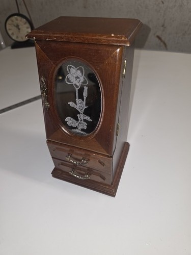 Vintage wood jewelry box - wood,