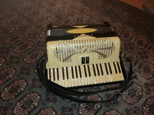 Sonola 120 bass accordion - sonola,