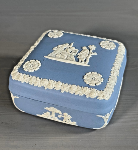 Wedgwood jasperware blue - jasperware,