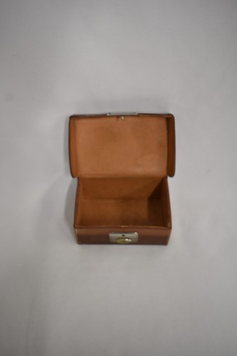 Vintage style brown leather - brown,