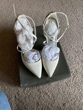 Vera Wang Ivory Wedding