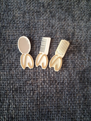 Vintage sindy brush - sindy, and