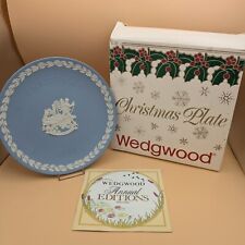 Wedgwood Annual Editions Jasperware 1992 Christmas Plate Boxed with Stand VGC