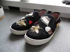 Betsey Johnson Coopers BEE