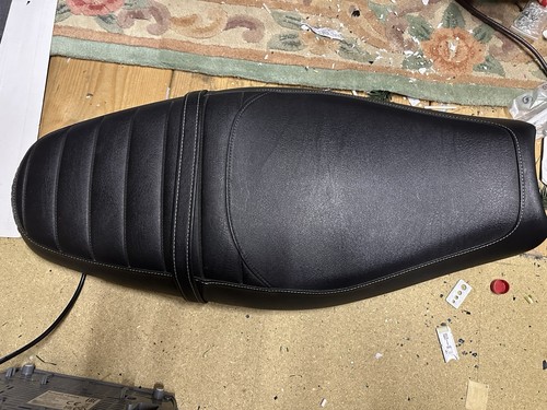 Triumph street twin seat - triumph,
