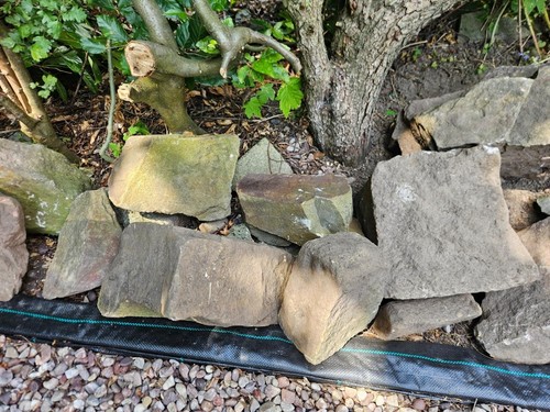Large sandstone blocks - large,