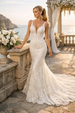 UK Sleeveless Lace V Neck